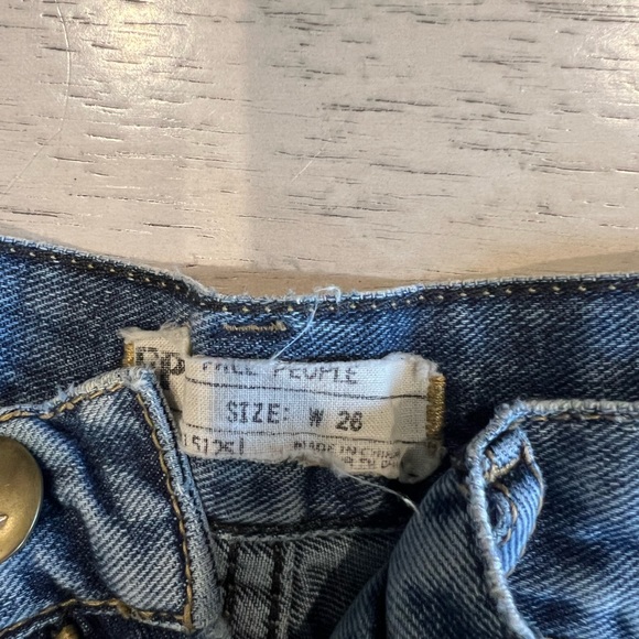 Free people mid rise shorts - Picture 2 of 3